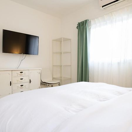 Yagen Boutique Apartments Haifa Habitación foto